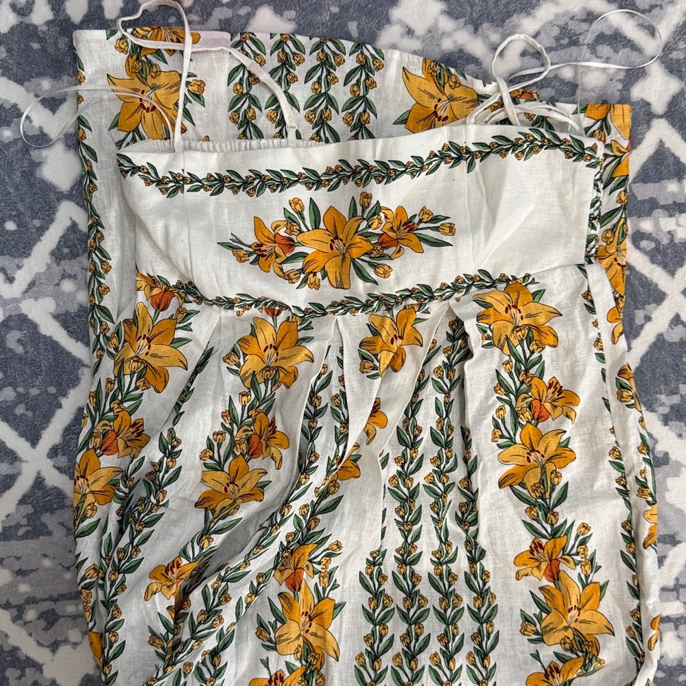 Rachel Zoe White and Orange Floral Maxi Dress
nwt medium